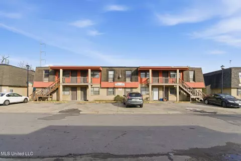 105 Hardwood Ct, Hattiesburg, MS 39401