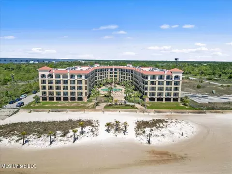 900 Village Ln #442, Pass Christian, MS 39571