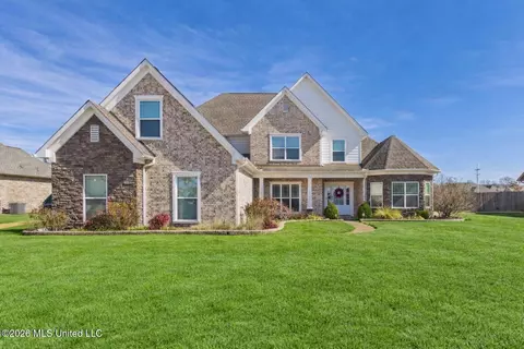 1108 Merloun Dr, Olive Branch, MS 38654