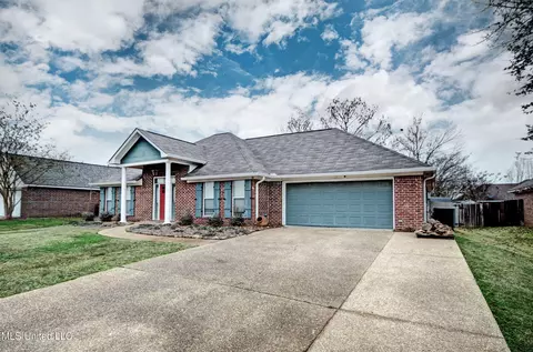 623 Summer Pl, Flowood, MS 39232