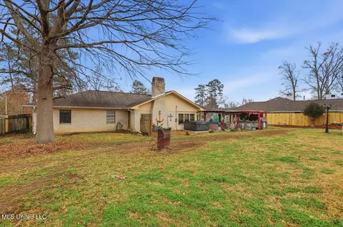 Exterior - 229 Greenfield Pl, Brandon, MS 39047 photo 6 of 10