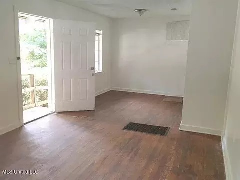 1734 Dixie Dr, Jackson, MS 39209 photo 2