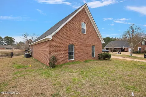 702 Meadow View Cv, Byram, MS 39272 photo 2