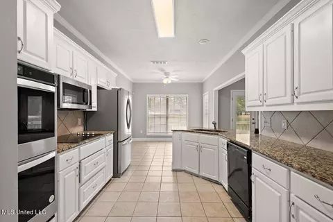 702 Meadow View Cv, Byram, MS 39272 photo 14