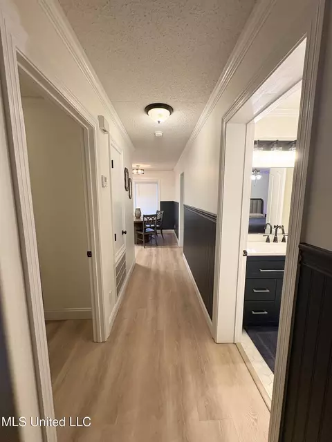 Entry Way - 412 Chenoa Ave, Carthage, MS 39051 photo 1 of 1