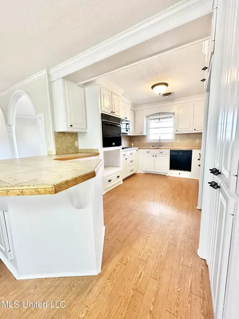 Kitchen - 1002 Mark Dr, Mendenhall, MS 39114 photo 1 of 4