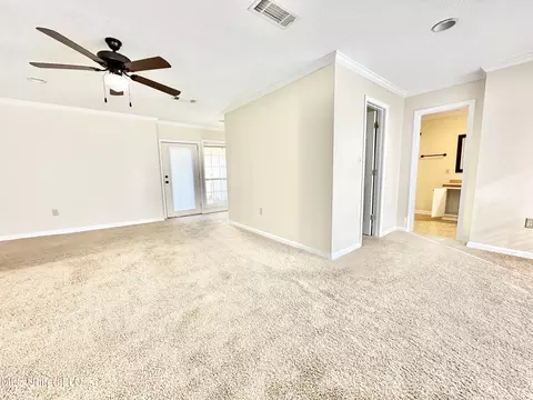 Living - 1002 Mark Dr, Mendenhall, MS 39114 photo 4 of 7