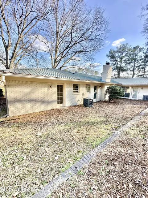 Exterior - 1002 Mark Dr, Mendenhall, MS 39114 photo 5 of 7