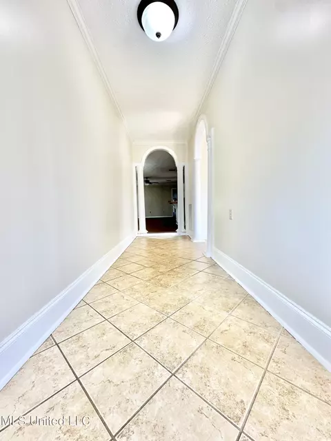 Entry Way - 1002 Mark Dr, Mendenhall, MS 39114 photo 1 of 1