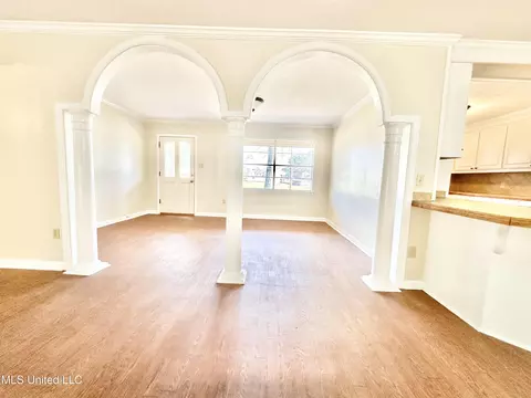 Living - 1002 Mark Dr, Mendenhall, MS 39114 photo 1 of 7