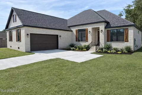 620 Old Savannah Dr, Long Beach, MS 39560