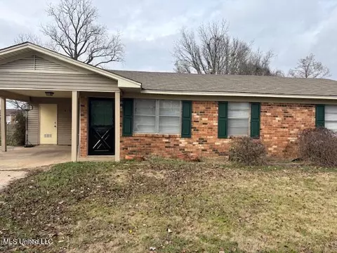 1321 Edgemont St, Clarksdale, MS 38614