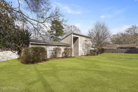 804 North St, Mccomb, MS 39648