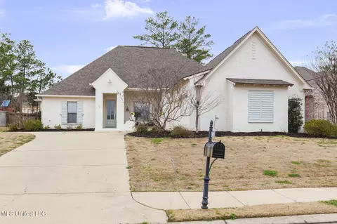 107 Camden Lake Dr, Madison, MS 39110