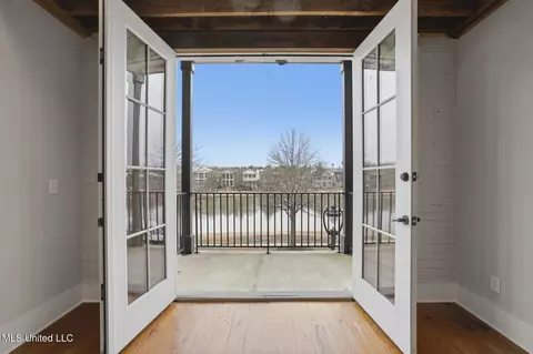 301 Northlake Ave #213, Ridgeland, MS 39157