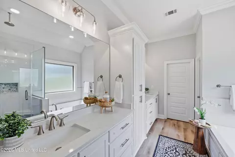 Bath - 939 Mullican Rd, Florence, MS 39073 photo 1 of 5