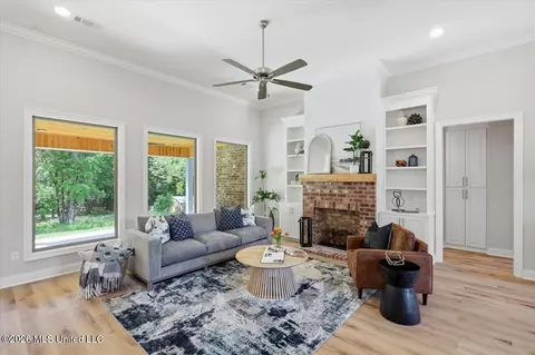 Living - 939 Mullican Rd, Florence, MS 39073 photo 2 of 3