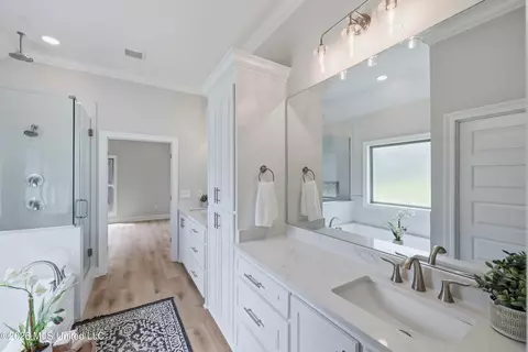 Bath - 939 Mullican Rd, Florence, MS 39073 photo 3 of 5