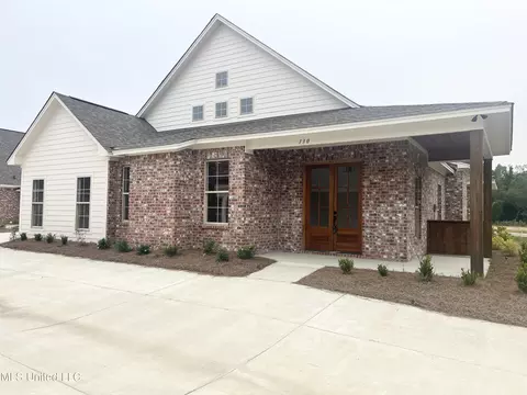 130 Freedom Ring Dr, Brandon, MS 39047