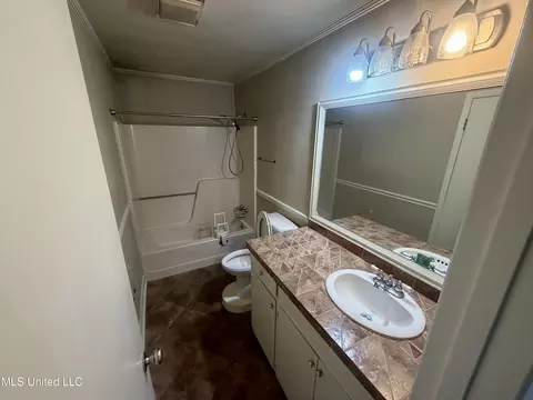 Bath - 126 Interstate Rd, Shaw, MS 38773 photo 2 of 2