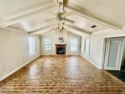 Living - 126 Interstate Rd, Shaw, MS 38773 photo 1 of 2