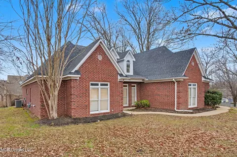 Exterior - 1916 Trapper Dr, Hernando, MS 38632 photo 2 of 5