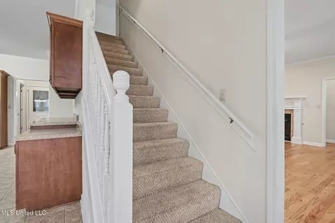 Entry Way - 1916 Trapper Dr, Hernando, MS 38632 photo 2 of 2
