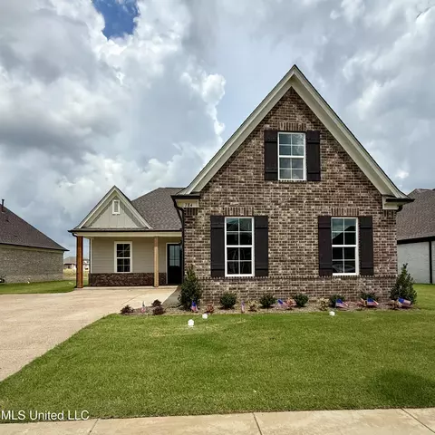 436 Sunflower St, Nesbit, MS 38651