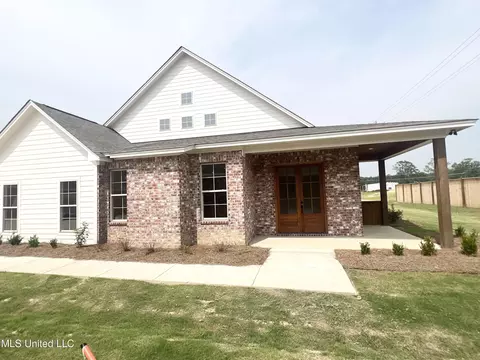 220 Freedom Ring Dr, Brandon, MS 39047