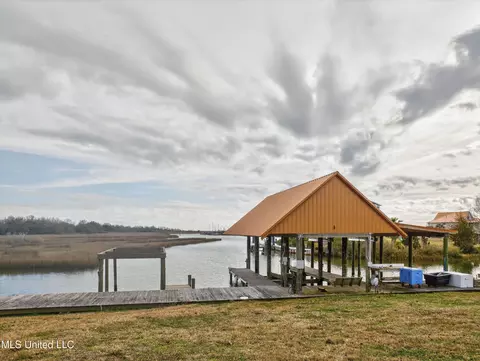 603 Saint Mary St, Pascagoula, MS 39581
