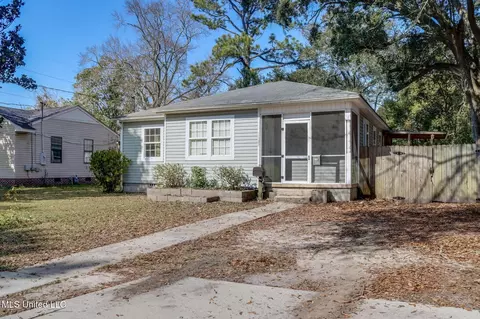 1688 Sunset Blvd, Biloxi, MS 39531