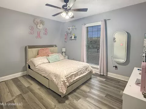 Bedroom - 527 Roxbury Pl, Florence, MS 39073 photo 4 of 4