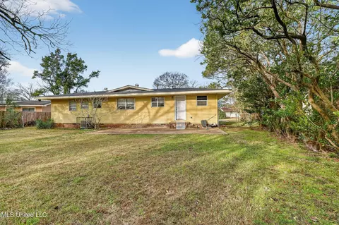 Exterior - 444 Mcdowell Park Cir, Jackson, MS 39204 photo 1 of 5