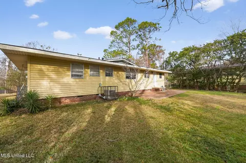 Exterior - 444 Mcdowell Park Cir, Jackson, MS 39204 photo 4 of 5