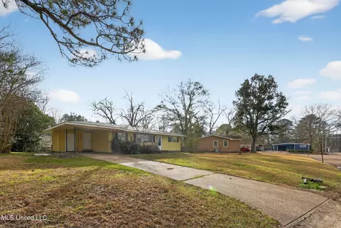 Exterior - 444 Mcdowell Park Cir, Jackson, MS 39204 photo 2 of 5