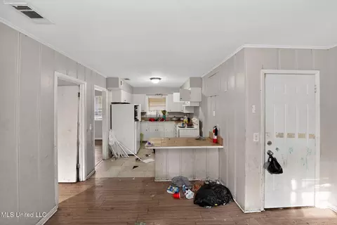 Entry Way - 444 Mcdowell Park Cir, Jackson, MS 39204 photo 1 of 2