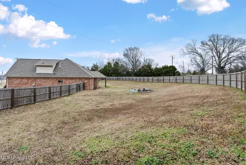 Exterior - 214 Eagle View Dr, Senatobia, MS 38668 photo 4 of 4