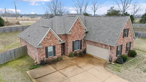 Exterior - 214 Eagle View Dr, Senatobia, MS 38668 photo 3 of 4