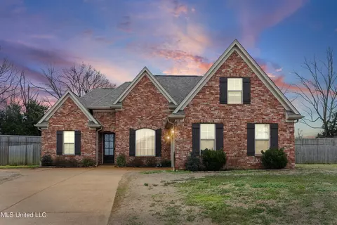 Exterior - 214 Eagle View Dr, Senatobia, MS 38668 photo 2 of 4