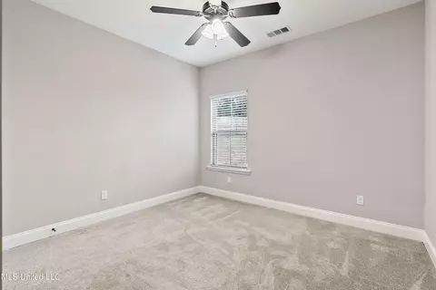 Bedroom - 214 Eagle View Dr, Senatobia, MS 38668 photo 4 of 8