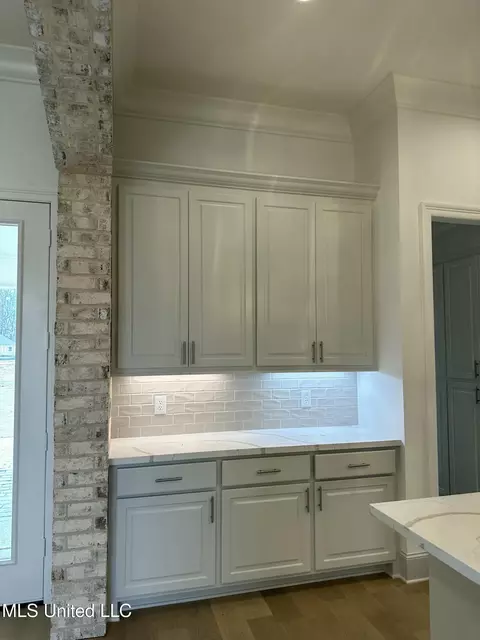 417 Aurora Cir, Canton, MS 39046 photo 5