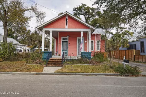 211 Keller St, Bay Saint Louis, MS 39520