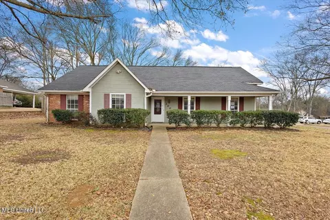 200 Hawthorne Dr, Madison, MS 39110