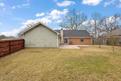 Exterior - 200 Hawthorne Dr, Madison, MS 39110 photo 8 of 9