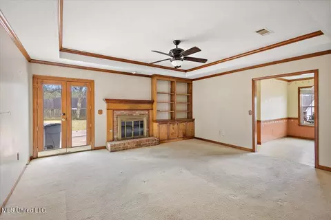 Living - 200 Hawthorne Dr, Madison, MS 39110 photo 1 of 3