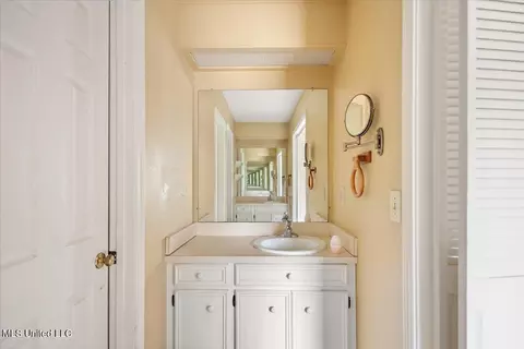 Entry Way - 200 Hawthorne Dr, Madison, MS 39110 photo 4 of 4