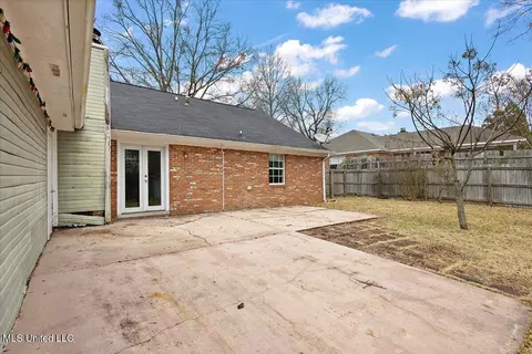 Exterior - 200 Hawthorne Dr, Madison, MS 39110 photo 6 of 9