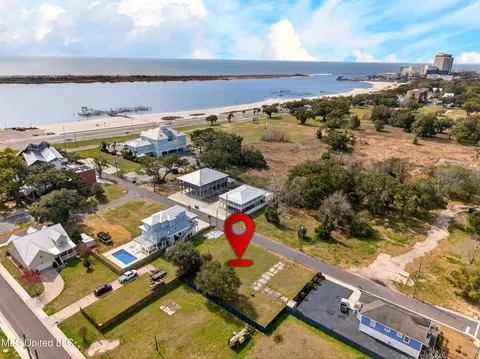 126 Kuhn St, Biloxi, MS 39530