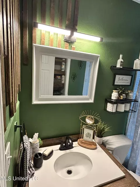 Bath - 315 E Ridgeway St, Jackson, MS 39206 photo 1 of 3