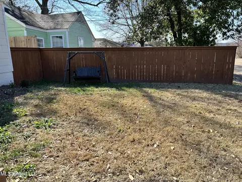 Exterior - 315 E Ridgeway St, Jackson, MS 39206 photo 2 of 3